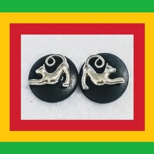 CATS CUTE AS A BUTTON